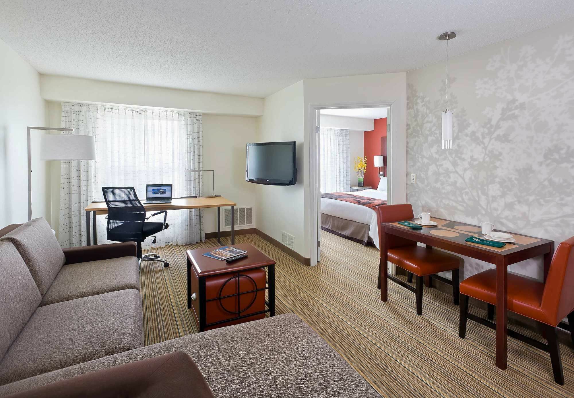 Residence Inn By Marriott Houston The Woodlands/Lake Front Circle Room photo